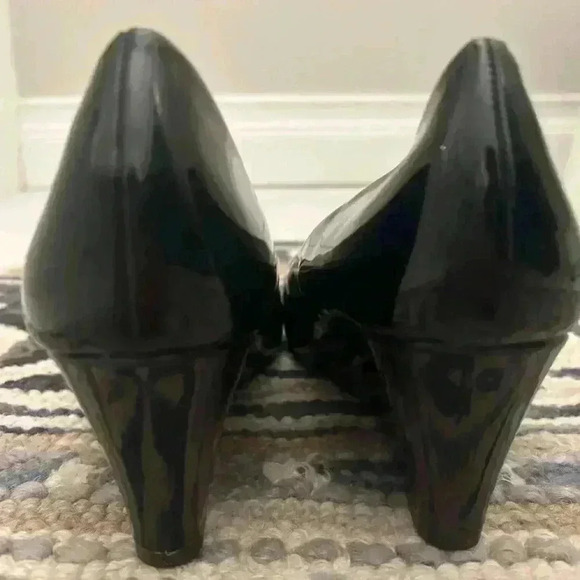 Forever 21 Patent Leather size 10 - Picture 6 of 7